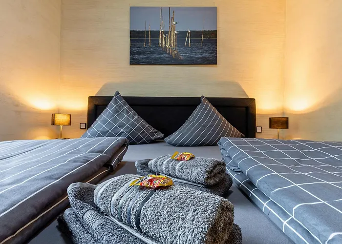 River, Stilvolles Fuer Familien Grosser Garten, Spielplatz, Sauna & Badefass Appartement *